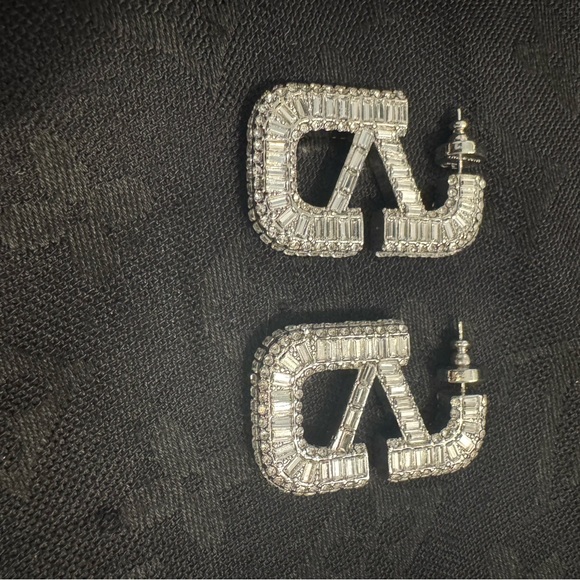 Valentino V Logo Silver Crystal Baguette Earrings - Picture 3 of 7